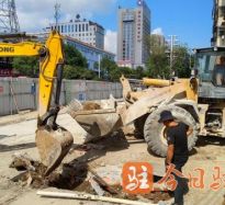 国内操B视频高温下的坚守｜道路建设者用汗水铺就畅通路